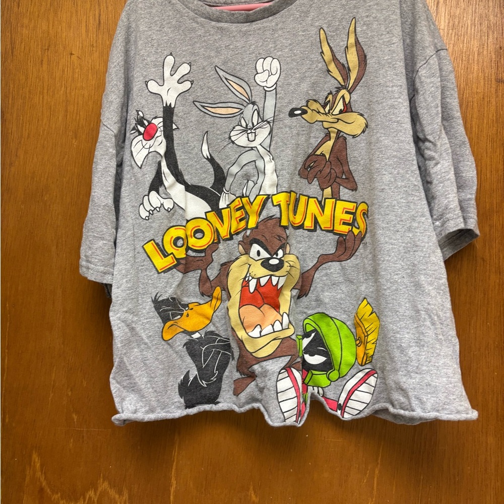 Warner Bros. Gray Looney Tunes Short Sleeve Tee